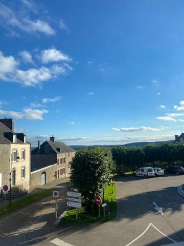 Panorama Sur Le Chateau De Carrouges Apartman Kültér fotó